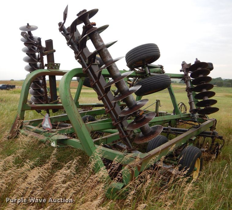 image for item FY9704 John Deere tandem double off-set disk