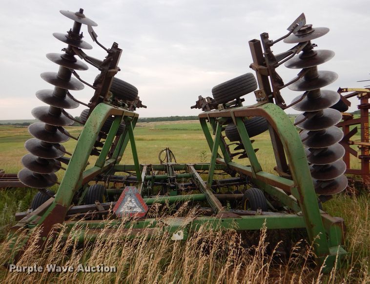 image for item FY9704 John Deere tandem double off-set disk