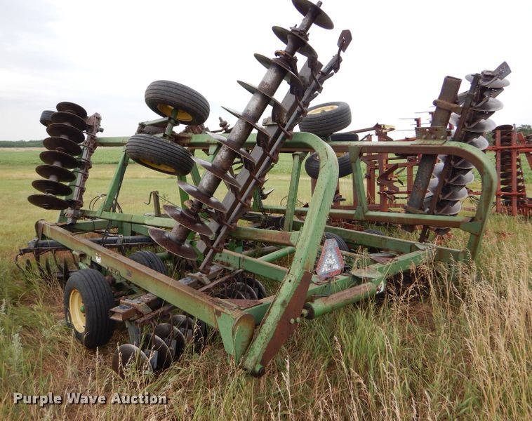 image for item FY9704 John Deere tandem double off-set disk