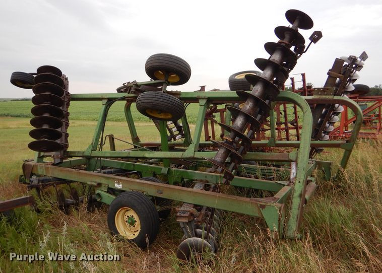 image for item FY9704 John Deere tandem double off-set disk