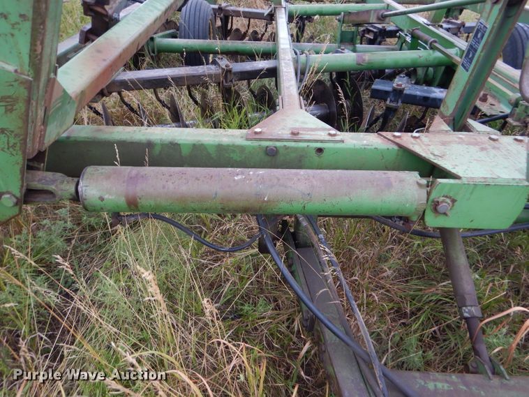 image for item FY9704 John Deere tandem double off-set disk