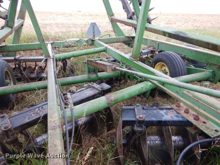 image for item FY9704 John Deere tandem double off-set disk