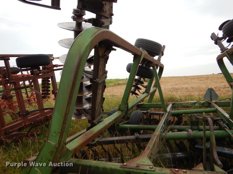 image for item FY9704 John Deere tandem double off-set disk