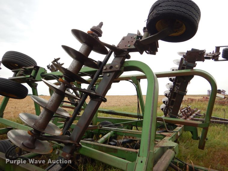 image for item FY9704 John Deere tandem double off-set disk