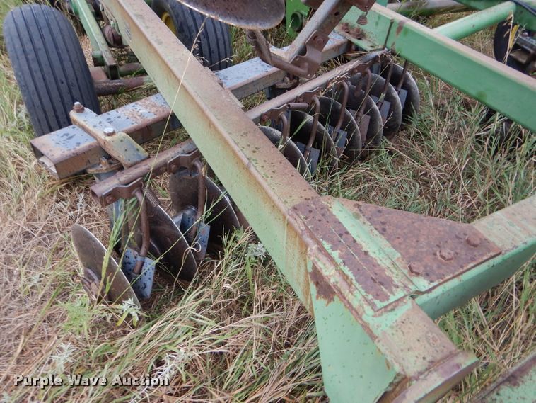 image for item FY9704 John Deere tandem double off-set disk