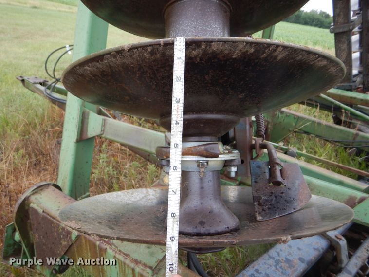 image for item FY9704 John Deere tandem double off-set disk