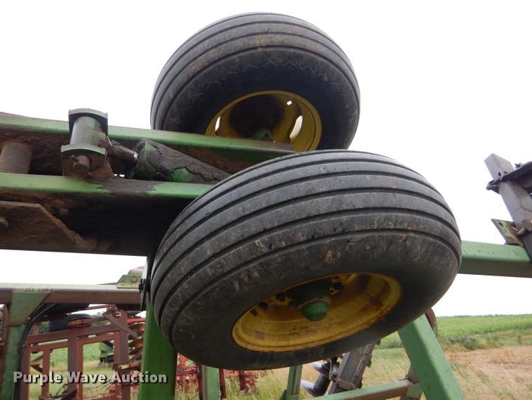 image for item FY9704 John Deere tandem double off-set disk