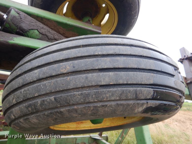 image for item FY9704 John Deere tandem double off-set disk