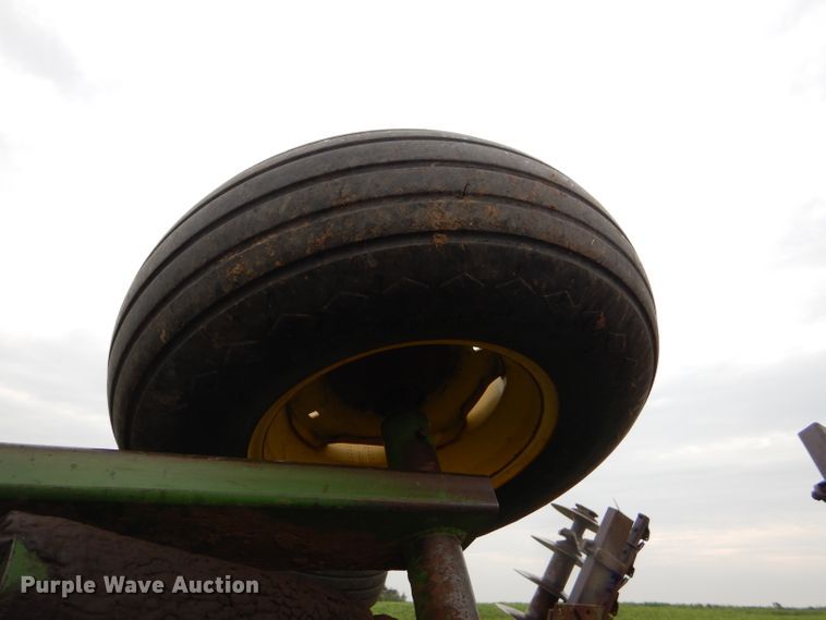 image for item FY9704 John Deere tandem double off-set disk