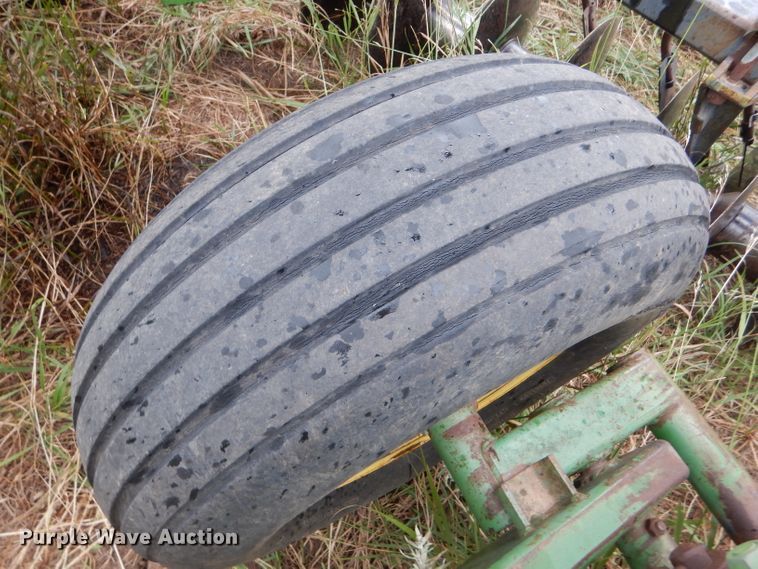 image for item FY9704 John Deere tandem double off-set disk