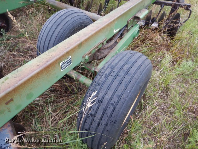 image for item FY9704 John Deere tandem double off-set disk