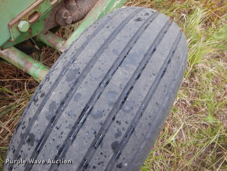 image for item FY9704 John Deere tandem double off-set disk