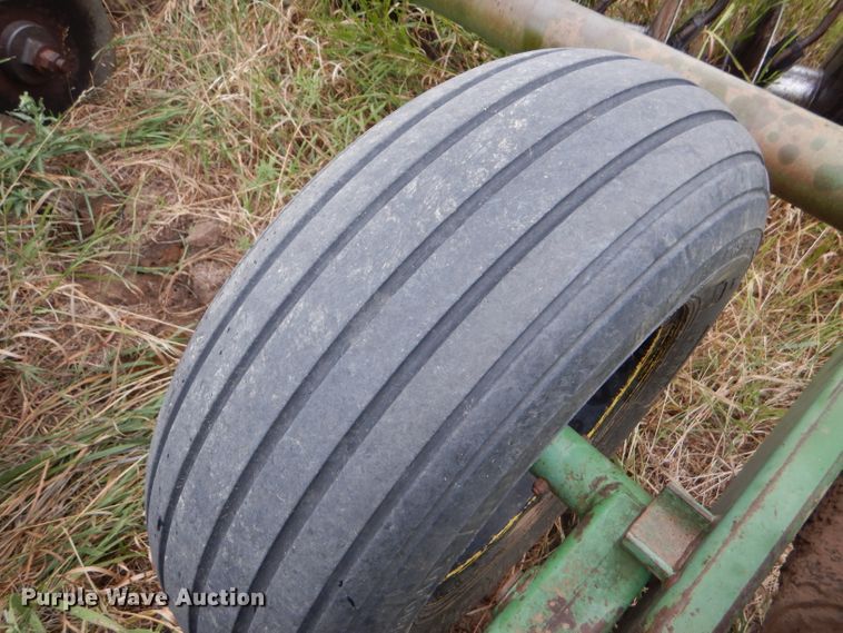 image for item FY9704 John Deere tandem double off-set disk