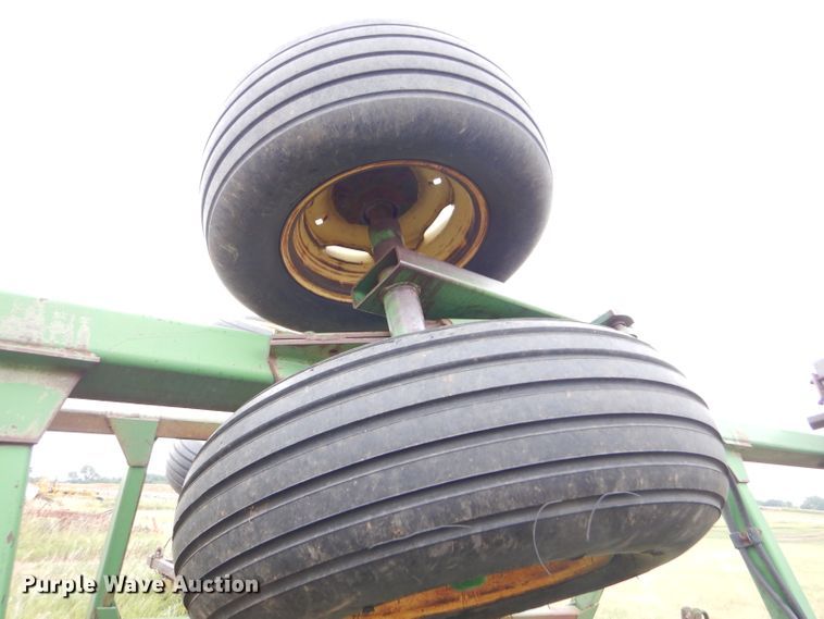 image for item FY9704 John Deere tandem double off-set disk