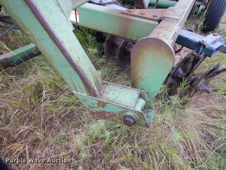 image for item FY9704 John Deere tandem double off-set disk