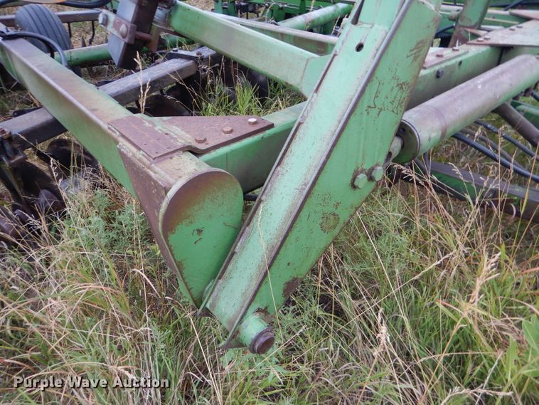 image for item FY9704 John Deere tandem double off-set disk