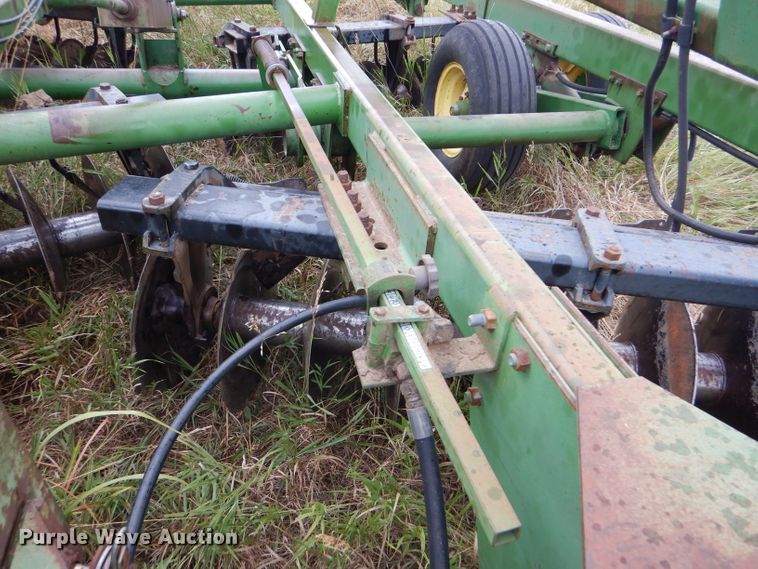 image for item FY9704 John Deere tandem double off-set disk