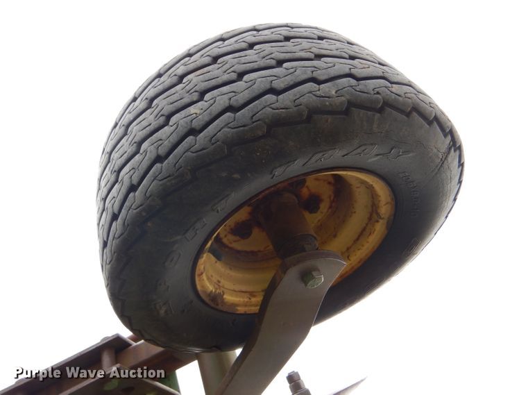 image for item FY9704 John Deere tandem double off-set disk