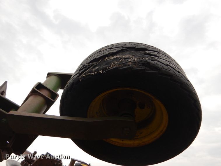 image for item FY9704 John Deere tandem double off-set disk