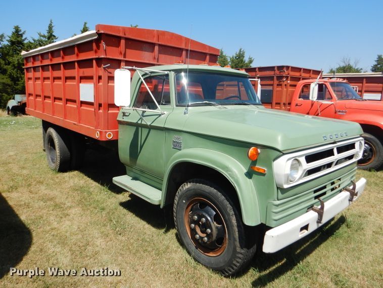 image for item FY9708 1972 Dodge 600 grain truck