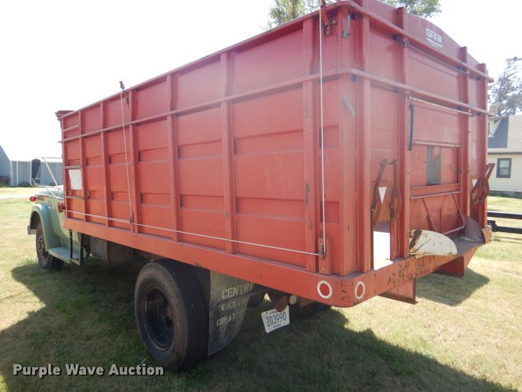 image for item FY9708 1972 Dodge 600 grain truck