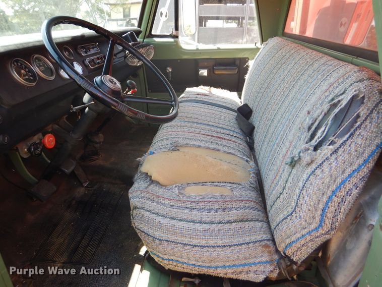 image for item FY9708 1972 Dodge 600 grain truck