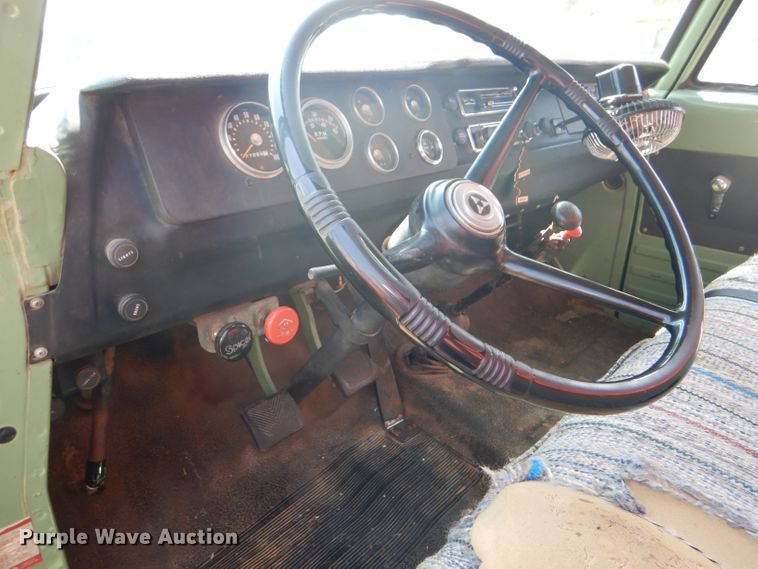 image for item FY9708 1972 Dodge 600 grain truck