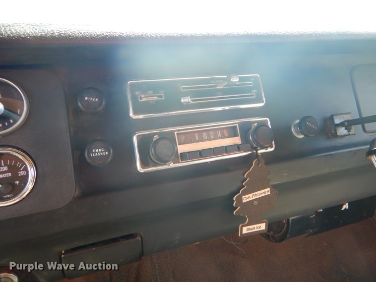 image for item FY9708 1972 Dodge 600 grain truck