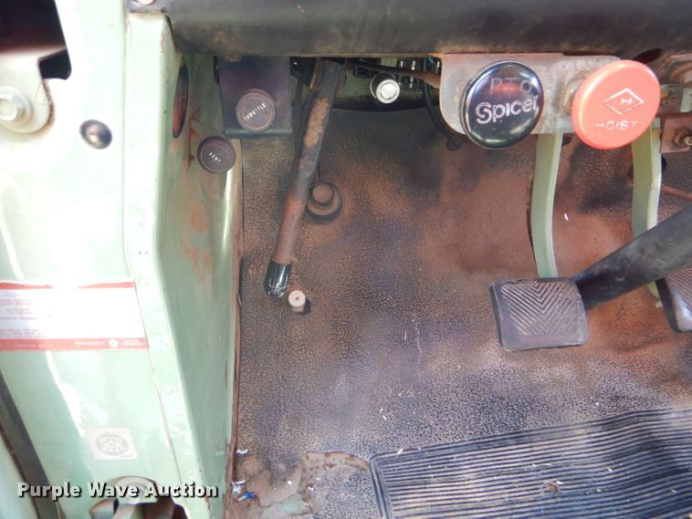 image for item FY9708 1972 Dodge 600 grain truck