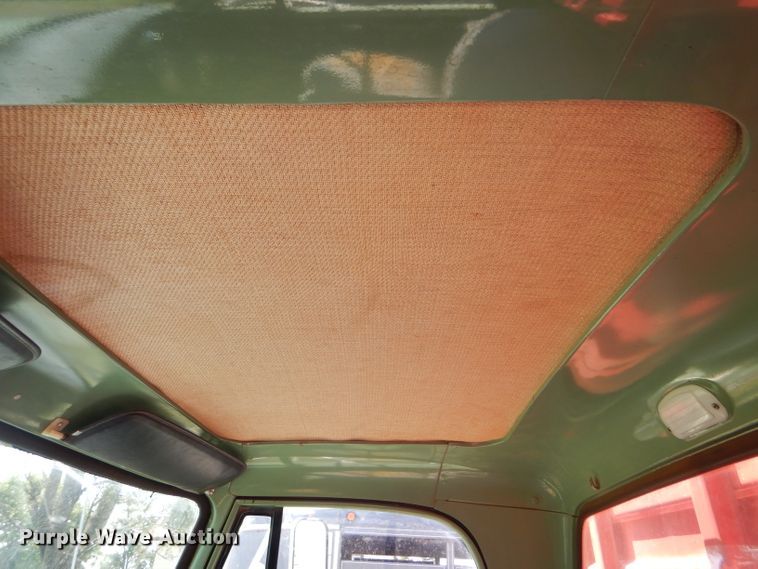 image for item FY9708 1972 Dodge 600 grain truck