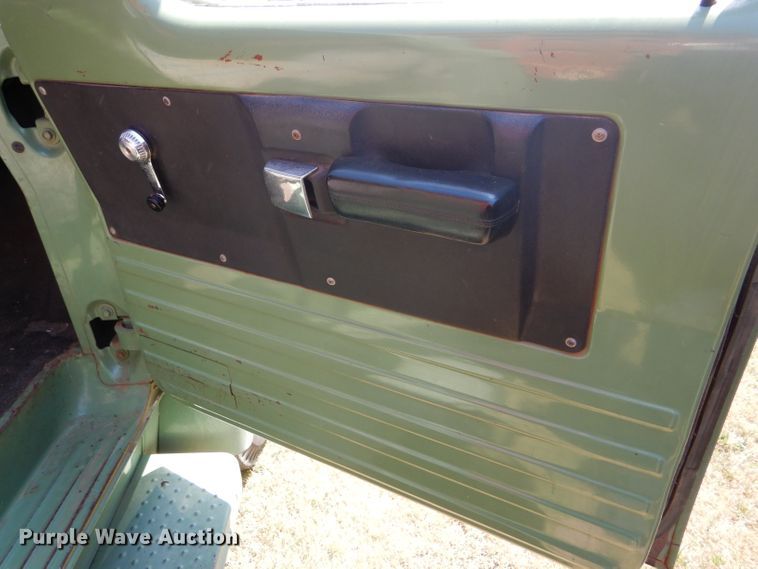 image for item FY9708 1972 Dodge 600 grain truck