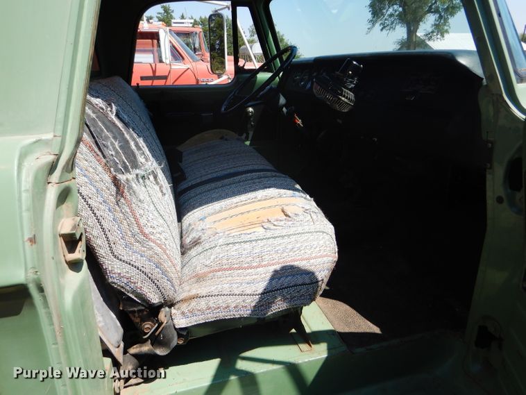 image for item FY9708 1972 Dodge 600 grain truck
