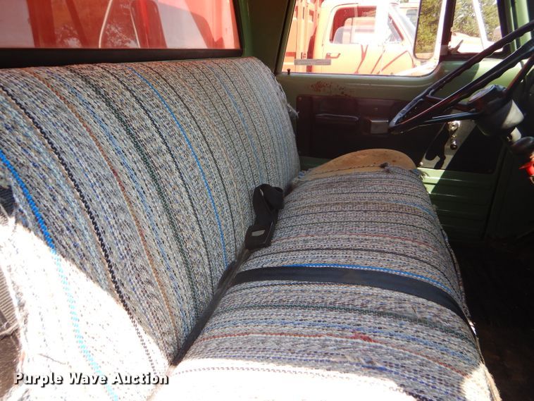 image for item FY9708 1972 Dodge 600 grain truck