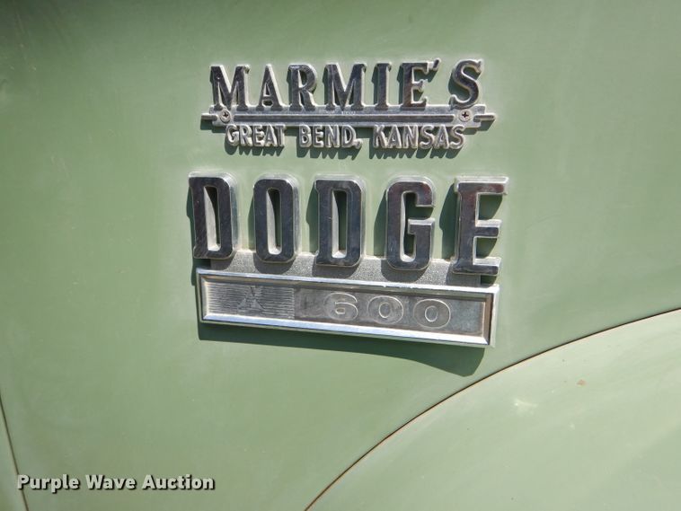 image for item FY9708 1972 Dodge 600 grain truck