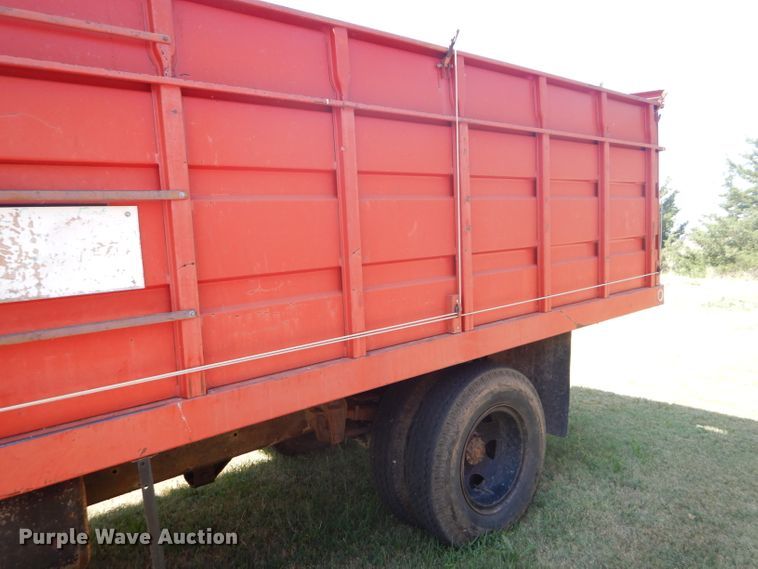 image for item FY9708 1972 Dodge 600 grain truck