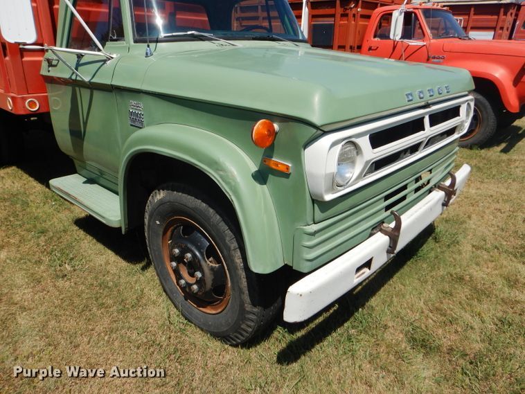 image for item FY9708 1972 Dodge 600 grain truck