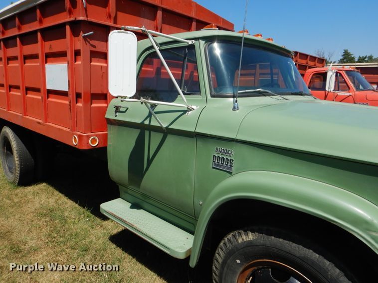 image for item FY9708 1972 Dodge 600 grain truck