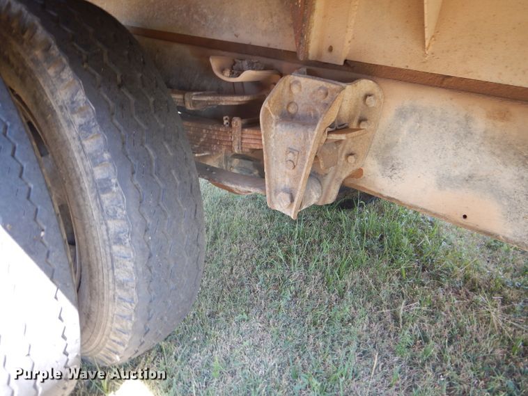 image for item FY9708 1972 Dodge 600 grain truck