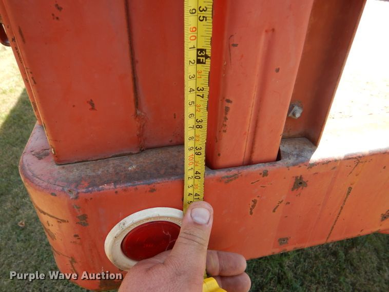 image for item FY9708 1972 Dodge 600 grain truck