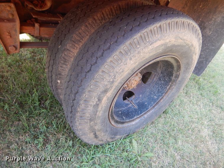 image for item FY9708 1972 Dodge 600 grain truck