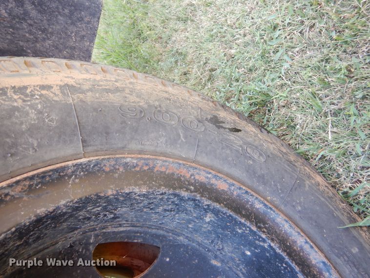 image for item FY9708 1972 Dodge 600 grain truck