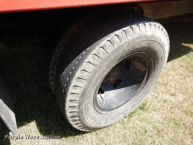 image for item FY9708 1972 Dodge 600 grain truck