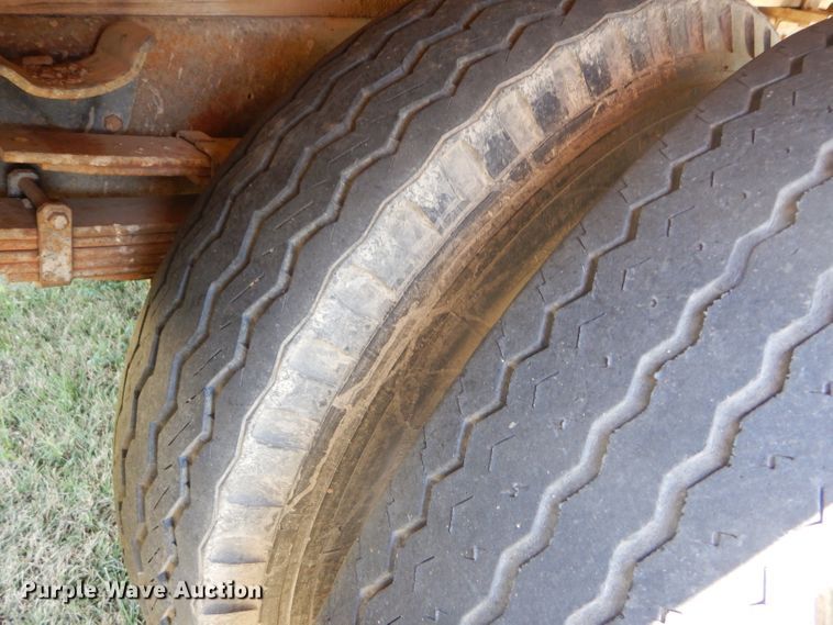 image for item FY9708 1972 Dodge 600 grain truck