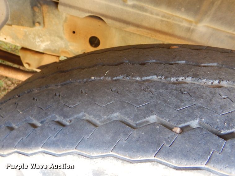 image for item FY9708 1972 Dodge 600 grain truck