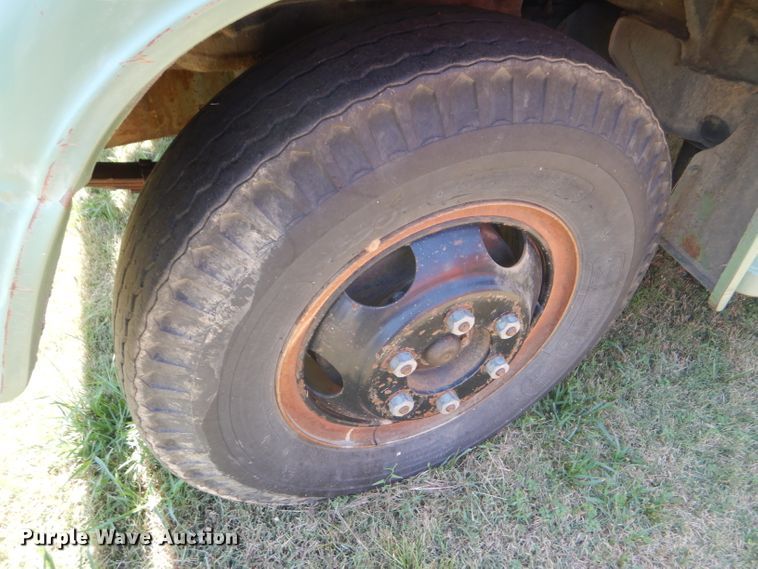 image for item FY9708 1972 Dodge 600 grain truck