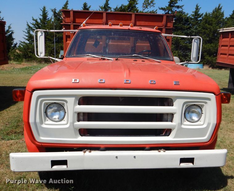 image for item FY9709 1975 Dodge D600 grain truck