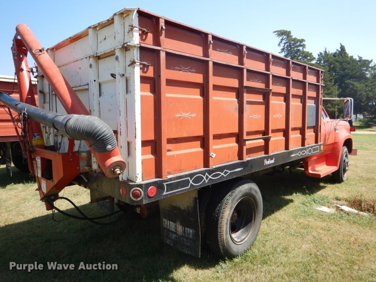 image for item FY9709 1975 Dodge D600 grain truck