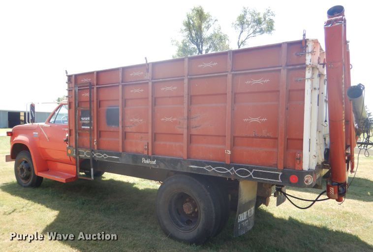 image for item FY9709 1975 Dodge D600 grain truck