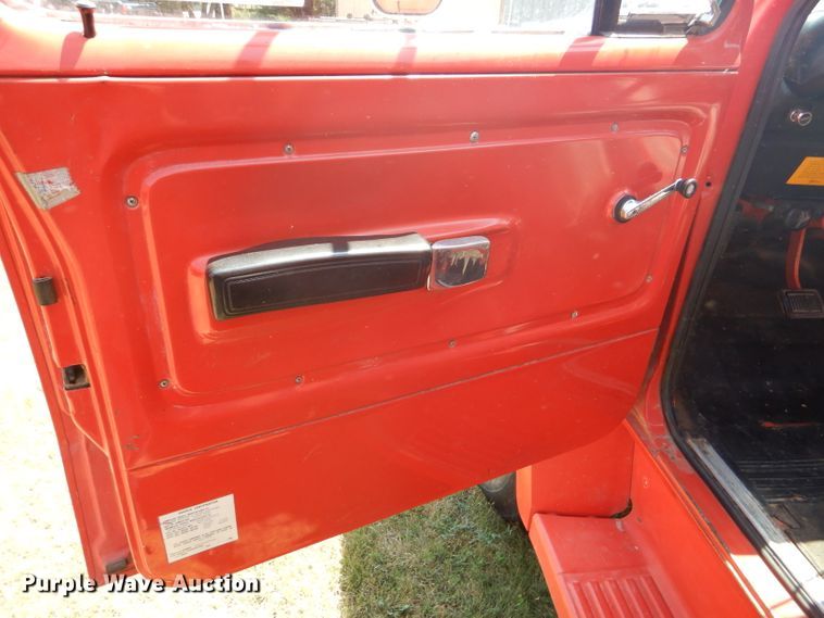 image for item FY9709 1975 Dodge D600 grain truck