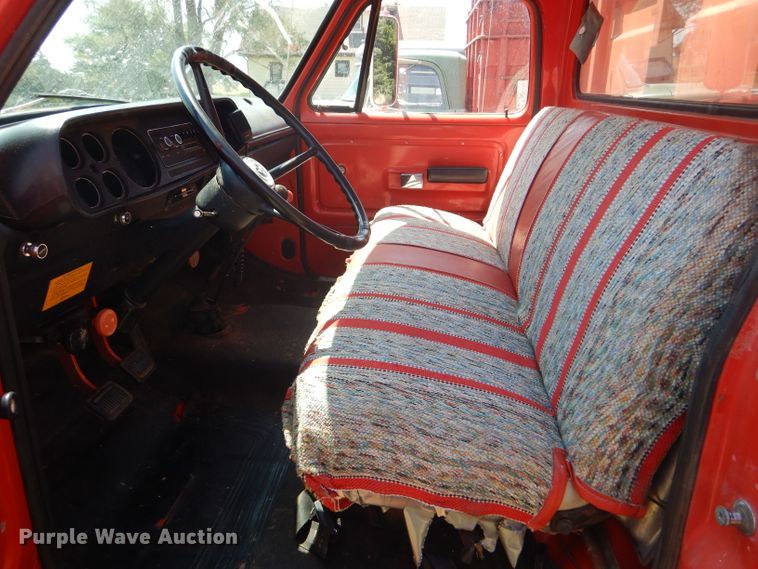 image for item FY9709 1975 Dodge D600 grain truck